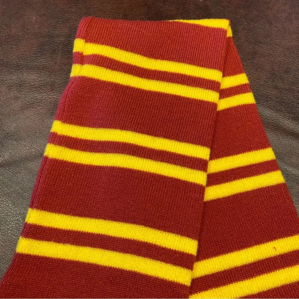 Harry Potter Hogwarts School Striped Fringe Gryffindor Scarf